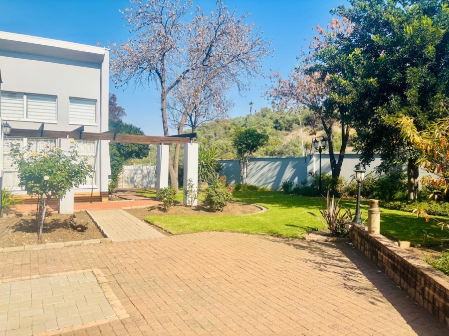 4 Bedroom Property for Sale in Heuwelsig Free State
